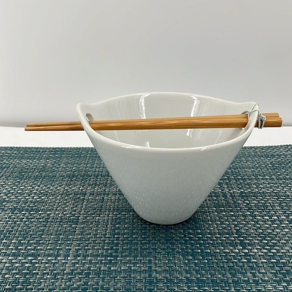 New Crate & Barrel White Porcelain  Kai Noodle Bowl & Bamboo Chopsticks Set 6.5"